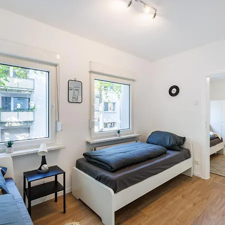 Apartment Vaz Haus Walsum Modernes Monteur- & Team-base Wlan, Kueche