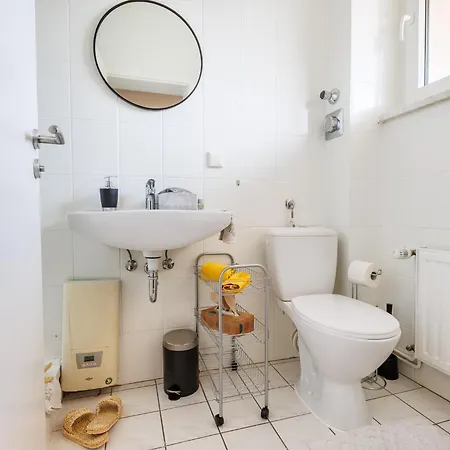 Vaz Haus Walsum Modernes Monteur- & Team-base Wlan, Kueche Apartamento Duisburgo