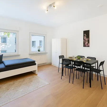 Apartamento Vaz Walsum Für Monteure Und Fachkräfte, Küche, Terrasse, Tv, Wlan, Parkplatz, Autobahnähe Duisburg