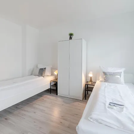 Vaz Haus Walsum Modernes Monteur- & Team-base Wlan, Kueche Duisburgo