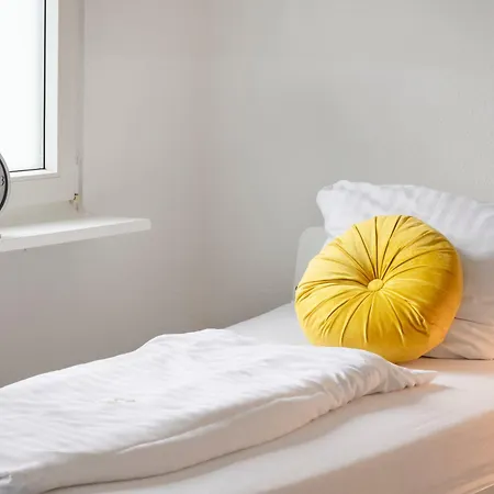 Vaz Haus Walsum Modernes Monteur- & Team-base Wlan, Kueche Duisburgo