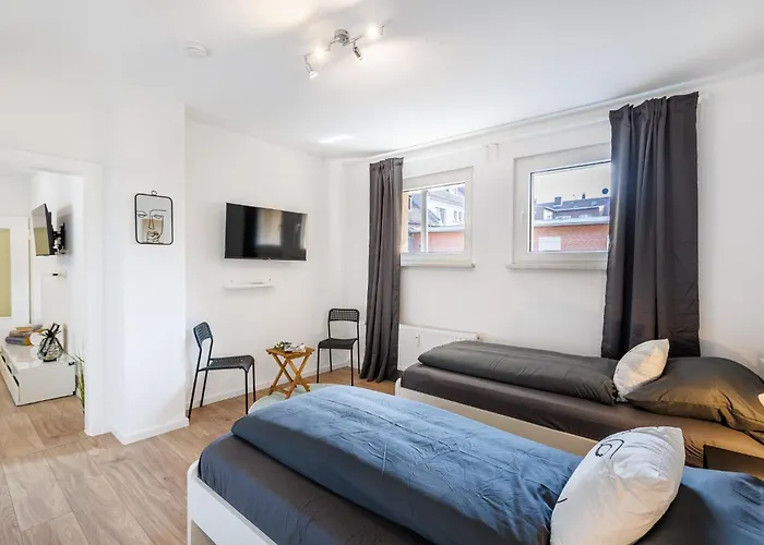 Vaz Haus Walsum Für Monteure, Küche, Terrasse, Tv, Parkplatz * Duisburg