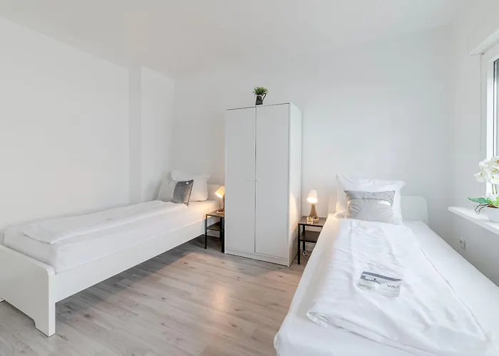 Vaz Haus Walsum Für Monteure, Küche, Terrasse, Tv, Parkplatz Duisburg