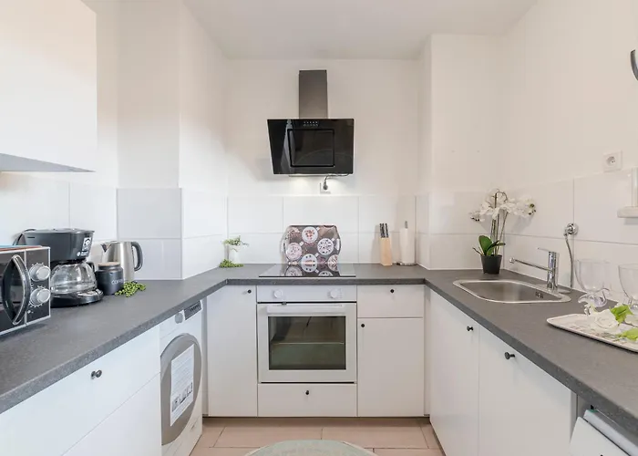 Vaz Haus Walsum Für Monteure, Küche, Terrasse, Tv, Parkplatz *