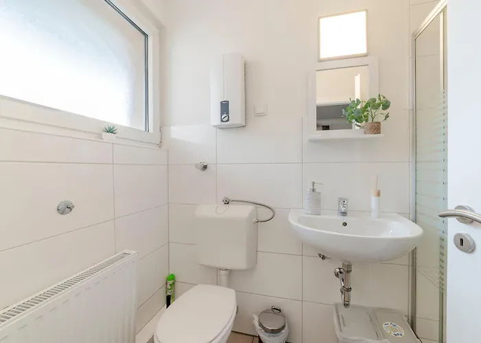 Apartment Vaz Haus Walsum Für Monteure, Küche, Terrasse, Tv, Parkplatz *